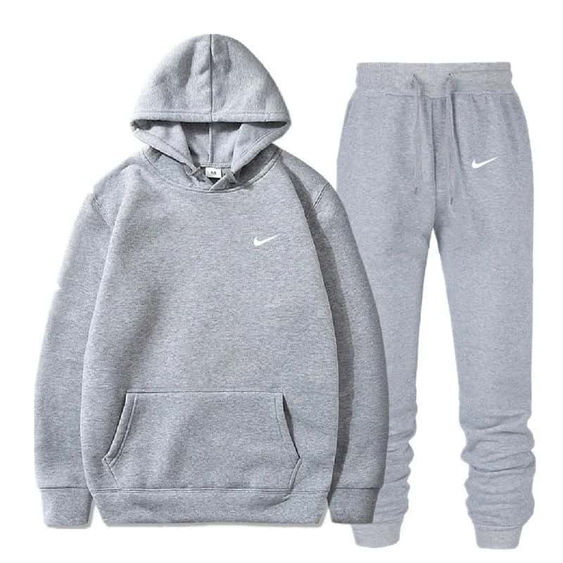 Nike Sportswear Graphic Swoosh Tracksuit Set – Premium Fleece Hoodie & Joggers