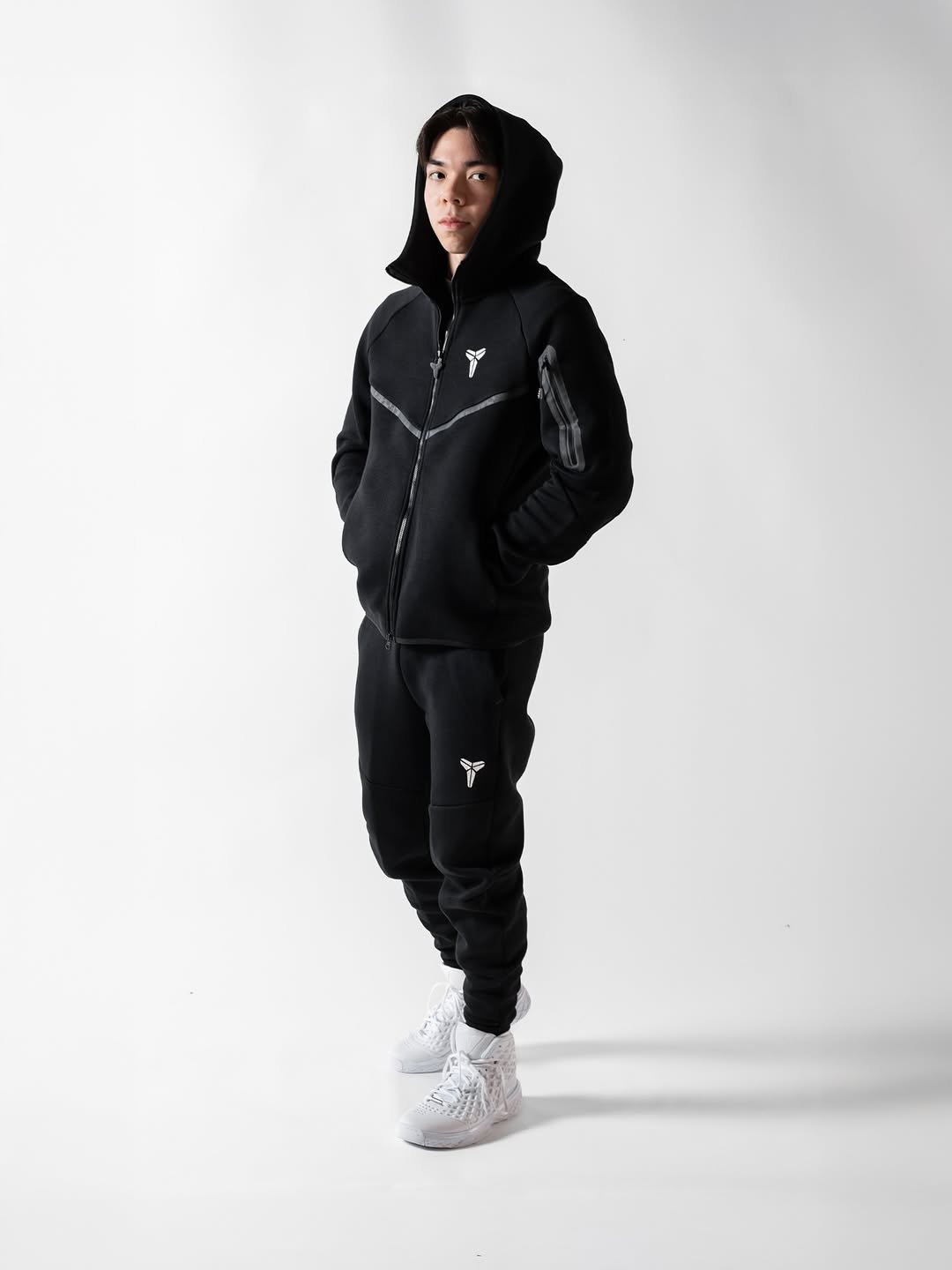 NIKE & Kobe Bryant TECH FLEECE FULL ZIP HOODIE & JOGGERS SET BLACK/BLACK 2025