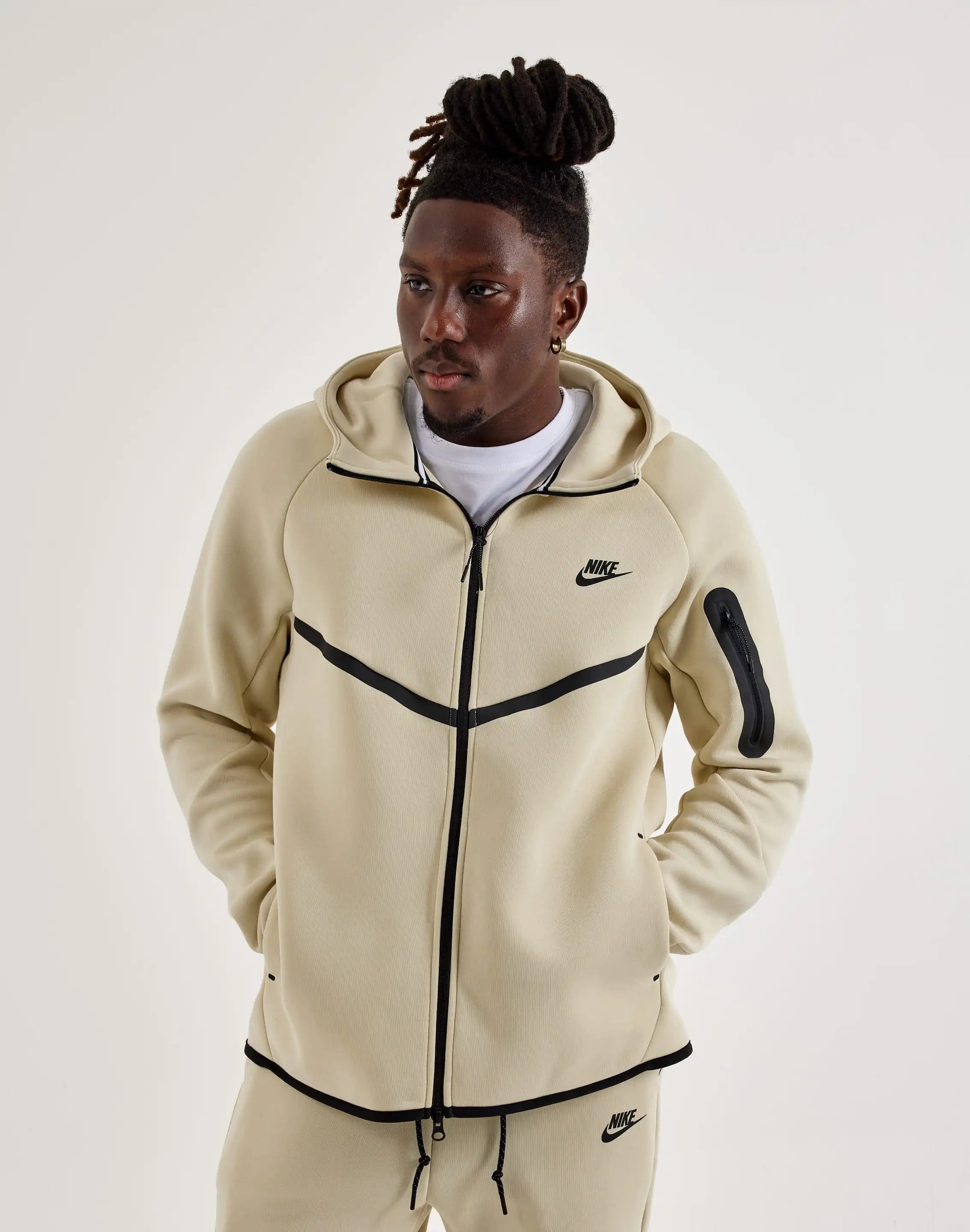 NIKE TECH FLEECE FULL ZIP HOODIE & JOGGERS SET